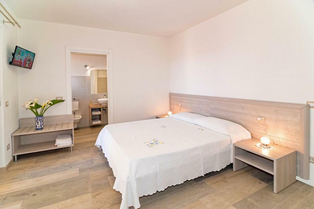 Molarotto Camere Con Angolo Cottura San Teodoro  Exterior foto