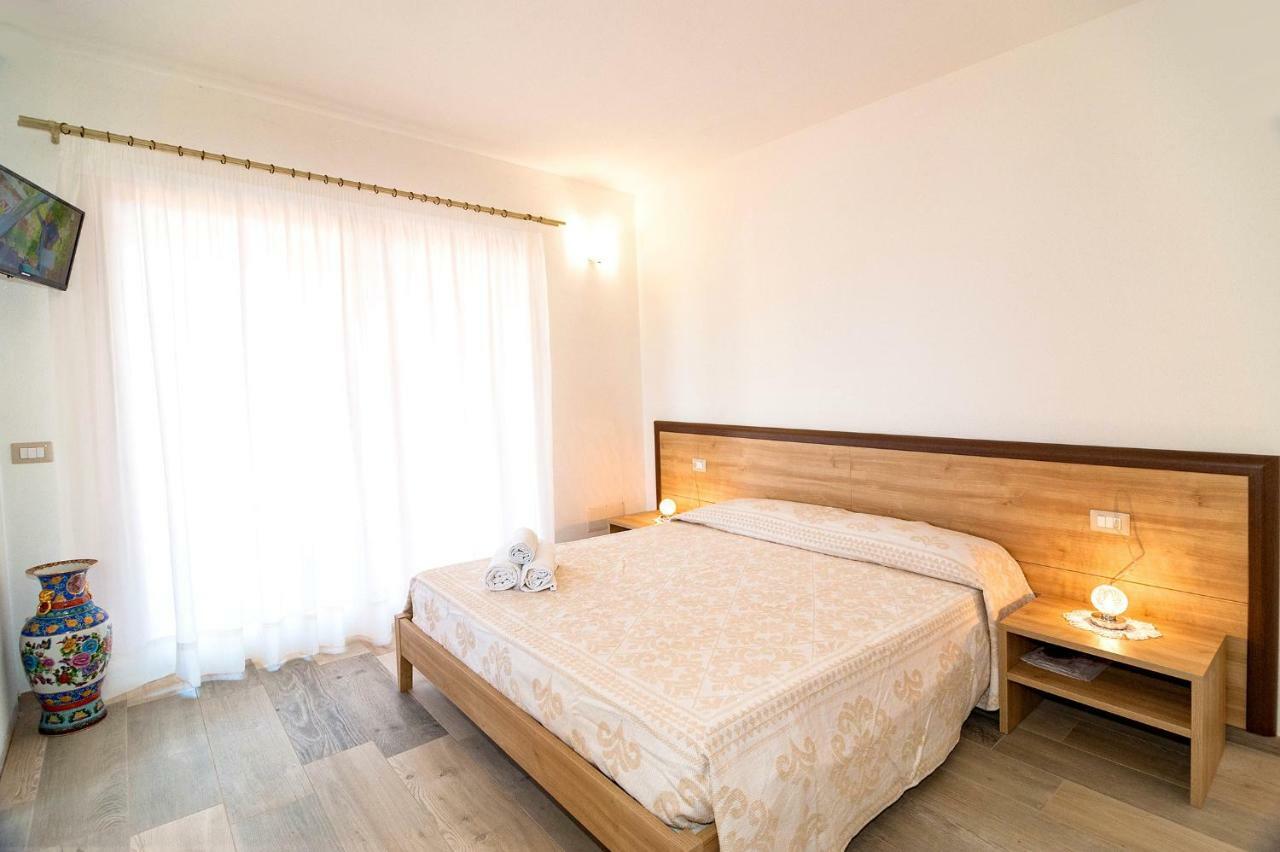 Molarotto Camere Con Angolo Cottura San Teodoro  Exterior foto